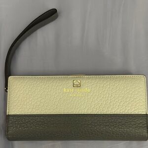Kate Spade grey and light grey Women's Wallet/wristlet